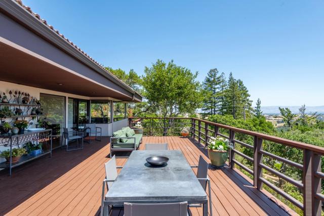 165 Golden Oak Drive, Portola Valley CA: https://media.crmls.org/mediaz/87a039e8-a208-4238-9794-5d7b36b64f87.jpg