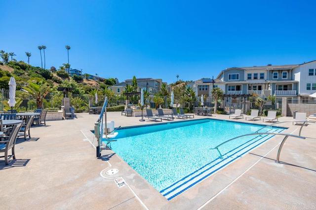 Detail Gallery Image 34 of 39 For 1105 Hibiscus Way, Oceanside,  CA 92054 - 3 Beds | 2/1 Baths