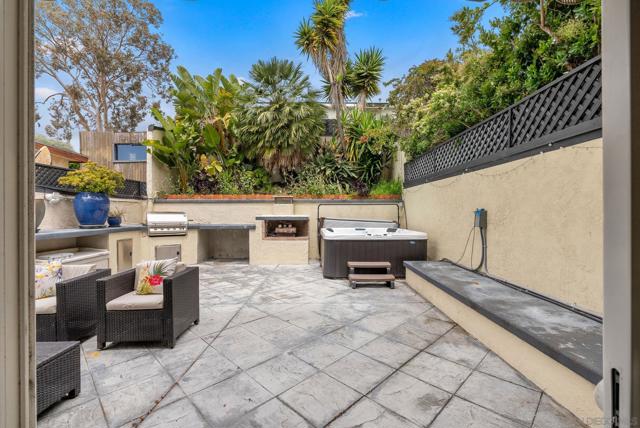 3535 Columbia St, San Diego CA: https://media.crmls.org/mediaz/87a07418-1723-4616-9631-06c0a819330a.jpg