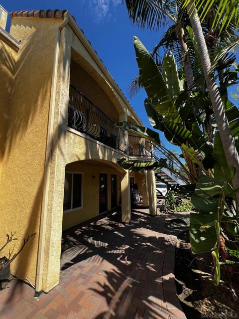 1927 Diamond St, San Diego CA: https://media.crmls.org/mediaz/87a08ed5-da5e-4119-8411-1117235b13b6.jpg