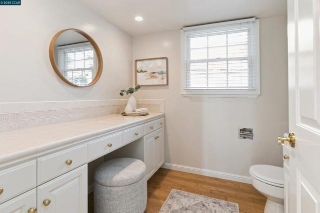 2646 Roundhill Dr, Alamo CA: https://media.crmls.org/mediaz/87a0a9a4-88a9-460b-b06b-114d6804cc48.jpg