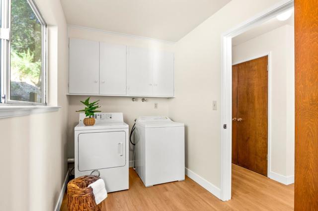 26025 Highland Way, Los Gatos CA: https://media.crmls.org/mediaz/87a12ed9-f8fb-4773-8361-631f55079226.jpg
