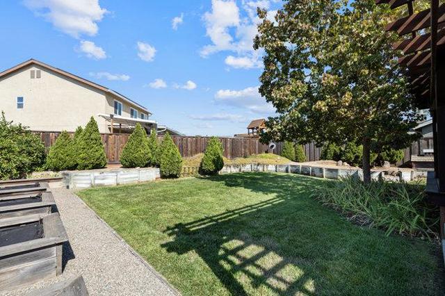 2421 Valley View Road, Hollister CA: https://media.crmls.org/mediaz/87a1e4bd-8444-4926-a0be-253707d16e2a.jpg