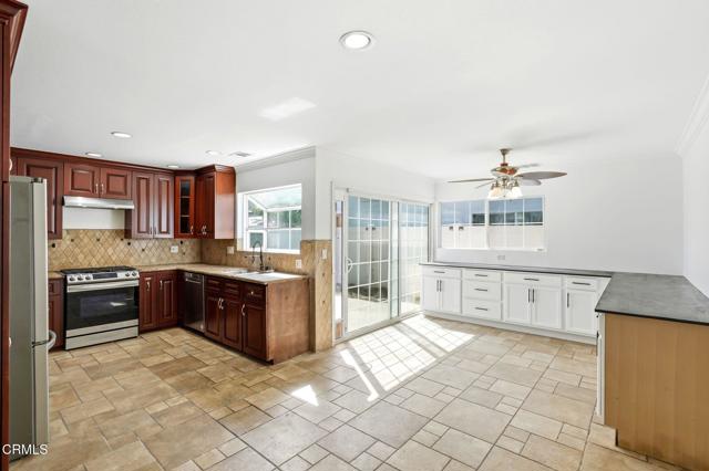 Detail Gallery Image 19 of 56 For 2082 Belgrave Ct, Simi Valley,  CA 93063 - 3 Beds | 2 Baths