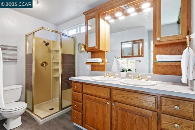 207 Midway Dr, Martinez CA: https://media.crmls.org/mediaz/87a37ed9-43a3-44f6-8a1e-c6ac3fc89103.jpg