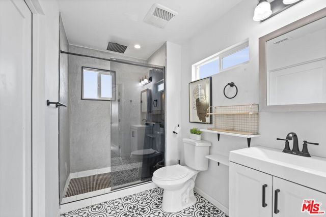 914 Alpha Street, Inglewood CA: https://media.crmls.org/mediaz/87a45ff3-d2dc-4a31-ad80-b2ccbf5d86c3.jpg