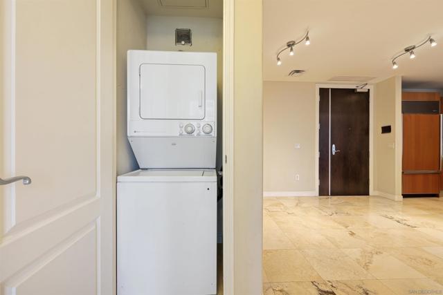 550 Front St., San Diego CA: https://media.crmls.org/mediaz/87a46087-058b-4e49-820e-094c5c5d87d6.jpg