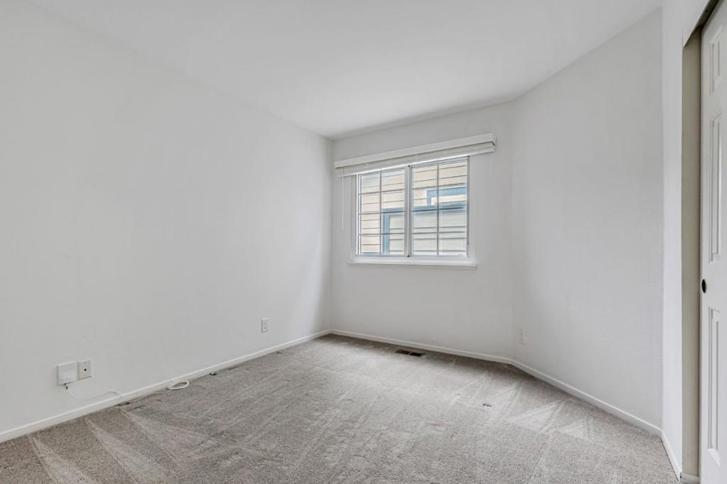 https://media.crmls.org/mediaz/87a4ab5a-ab99-46ab-a854-3d97f01db1f9.jpg?preset=X-Large