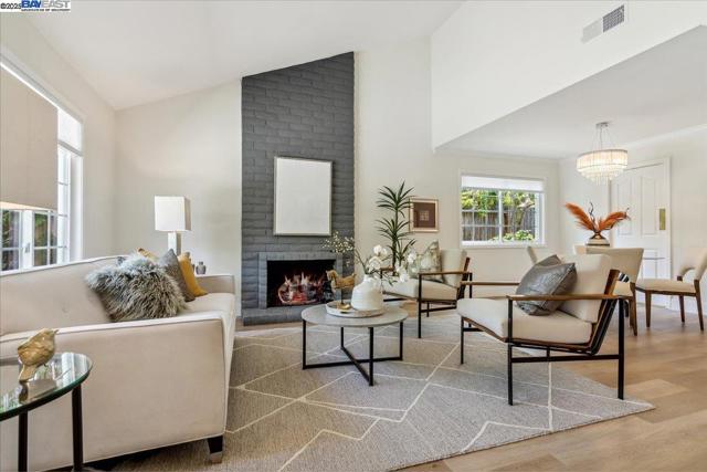 4532 Birch Bark Rd, Concord CA: https://media.crmls.org/mediaz/87a4c3a9-ede5-4db7-a0d1-7a84f6347a5b.jpg