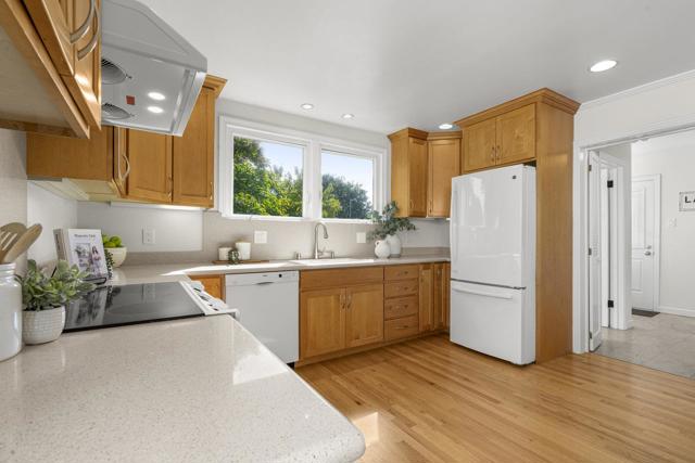 706 S Humboldt Street, San Mateo CA: https://media.crmls.org/mediaz/87a5301c-3b67-4105-9c0c-96cb0924d3cd.jpg