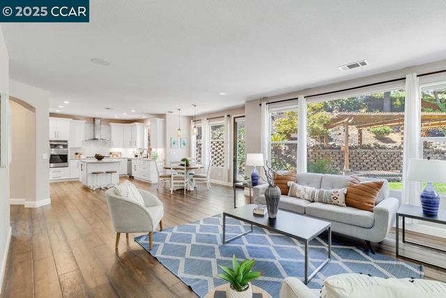 113 St Laurent Ct, Martinez CA: https://media.crmls.org/mediaz/87a56733-d4ab-4d25-8ac8-2e2a81835517.jpg