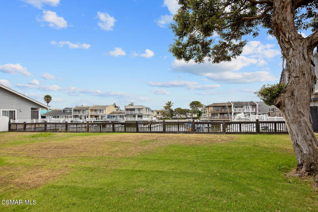4535 Falkirk Bay, Oxnard CA: https://media.crmls.org/mediaz/87a5cd61-dfd4-45b4-9695-8a7202ceecb6.jpg