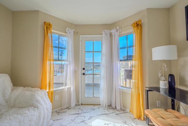 22633 Inspiration Pt, Canyon Lake CA: https://media.crmls.org/mediaz/87a643da-c304-491c-94b4-64570ec3e812.jpg