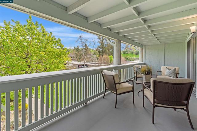 1161 Leisure Ln, Walnut Creek CA: https://media.crmls.org/mediaz/87a78dc5-dd3f-4691-8b59-fdaa44f87c3f.jpg