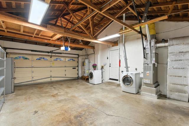 255 Robin Way, Menlo Park CA: https://media.crmls.org/mediaz/87a7dc07-cc02-4098-ad4b-b25e6e79af50.jpg