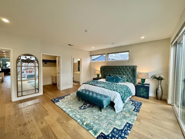 16 Hillview Avenue, Redwood City CA: https://media.crmls.org/mediaz/87a85b7e-a03b-4a9a-9d38-ec923e18fe3b.jpg