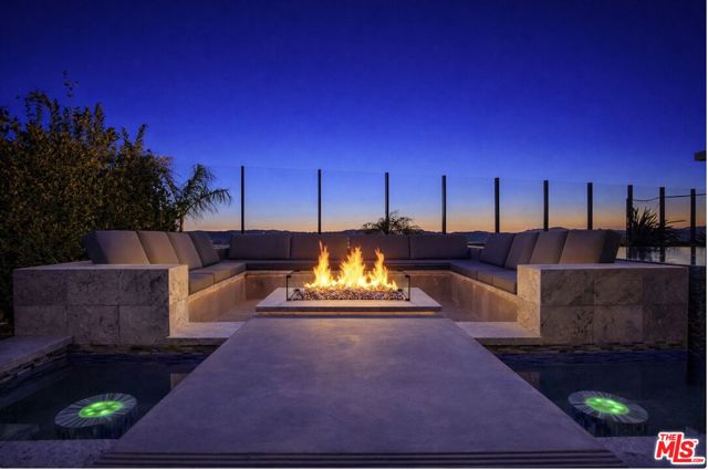 20254 Liverpool Way, Porter Ranch CA: https://media.crmls.org/mediaz/87a8a04f-6f03-438f-a6bf-fd2a26b7eff8.jpg