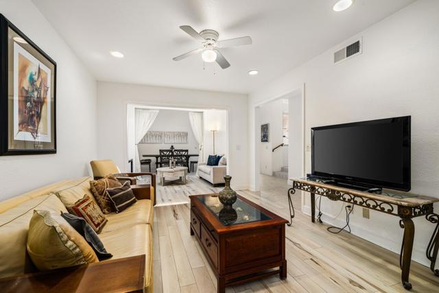 162 Lost River Drive, Palm Desert CA: https://media.crmls.org/mediaz/87a90b99-85dd-4ad7-a981-616a305265ca.jpg