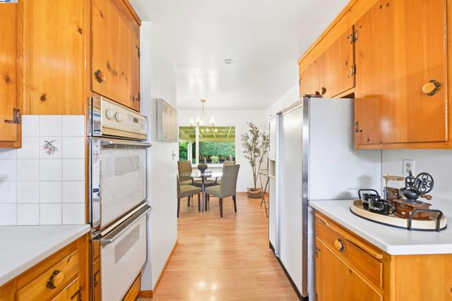 Image 13 of 41 For 5169 Lawler Ave