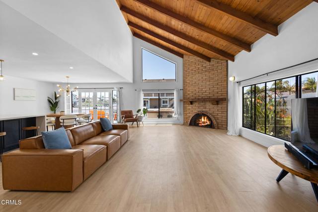 Detail Gallery Image 7 of 43 For 3960 W Hemlock St, Oxnard,  CA 93035 - 4 Beds | 3 Baths