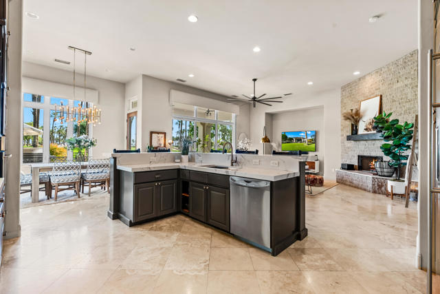 56738 Palms Dr Drive, La Quinta CA: https://media.crmls.org/mediaz/87a9ec51-71a2-4688-a279-a3a0ce1894bc.jpg