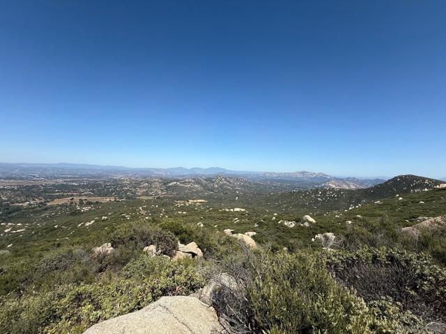 17441 Dos Picos Park Road, Ramona CA: https://media.crmls.org/mediaz/87ab47c8-169d-42ba-a0e6-14f3938dd448.jpg
