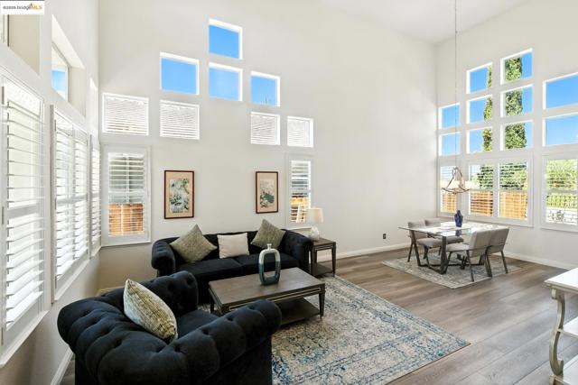 2201 Mark Twain Drive, Antioch CA: https://media.crmls.org/mediaz/87ac977a-b250-4503-af6a-0504be57b3b1.jpg