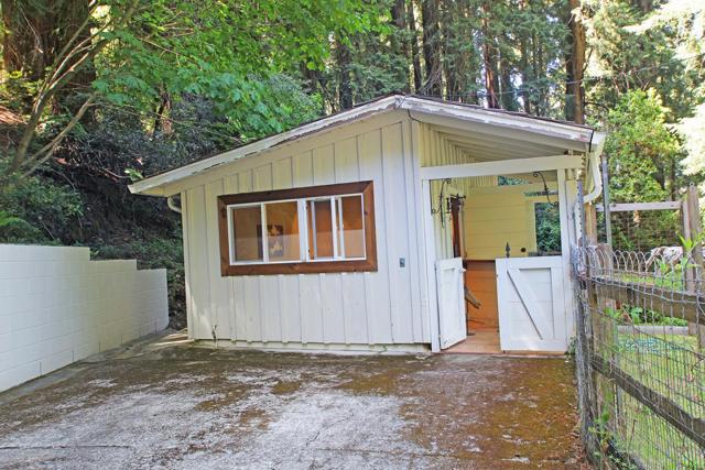 350 Grandview Drive, Woodside CA: https://media.crmls.org/mediaz/87acdde8-10fb-4616-ad7d-126590fcbe24.jpg