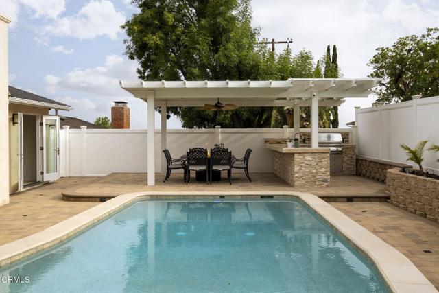 1325 Rexford Avenue, Pasadena CA: https://media.crmls.org/mediaz/87add401-2296-4268-9b9f-66eac770ef39.jpg