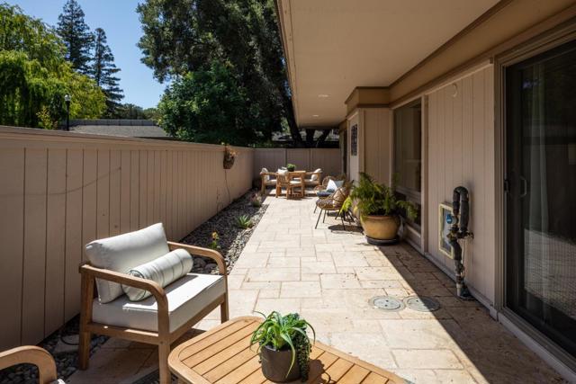 4 Bay Tree Lane, Los Altos CA: https://media.crmls.org/mediaz/87ade974-319b-4557-9d15-2afec9f2c077.jpg