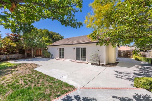 2181 Osborne Circle, Hollister CA: https://media.crmls.org/mediaz/87ae1c5b-b6d3-4f06-b45b-76b59438a254.jpg