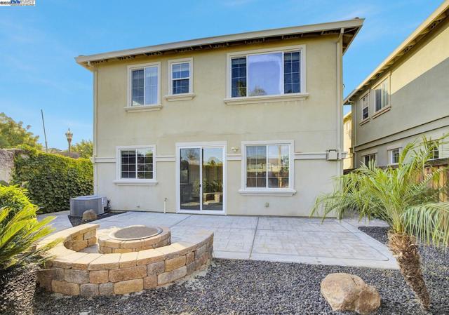 269 Alta St, Brentwood CA: https://media.crmls.org/mediaz/87ae4ad3-0965-4693-9a07-27286023a9b2.jpg