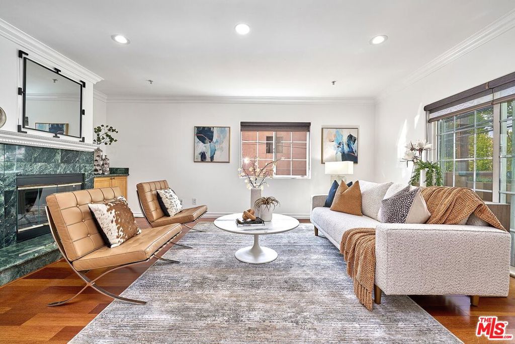 821 S Gramercy Place #3