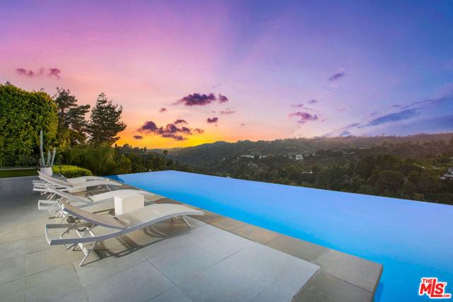 2791 Ellison Drive, Beverly Hills CA: https://media.crmls.org/mediaz/87aec989-7bc6-476d-894f-e8d394b1986e.jpg