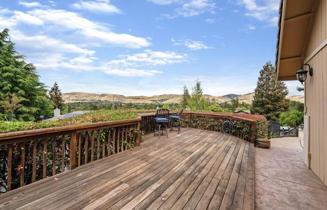 1170 Ridgemont Place, Concord CA: https://media.crmls.org/mediaz/87b02d24-1a7e-4eba-9de8-9dc91c847fc0.jpg