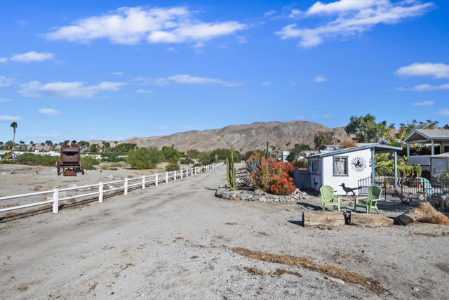 74711 Dillon Road, Desert Hot Springs CA: https://media.crmls.org/mediaz/87b0bc70-2a6a-41b0-83db-5424d445f739.jpg