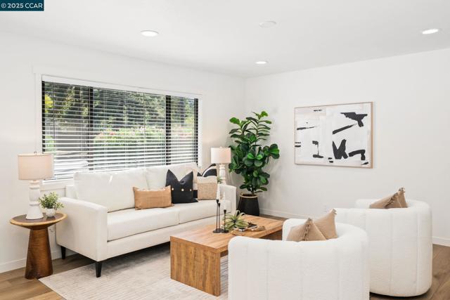 3225 Cowell Rd, Concord CA: https://media.crmls.org/mediaz/87b150b3-0918-4eb4-b9bf-2a2f0f67a57b.jpg