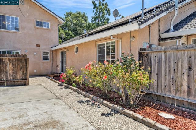 18127 Madison Ave, Castro Valley CA: https://media.crmls.org/mediaz/87b1cef7-d7ea-4546-82c6-3cdc70af0ef2.jpg