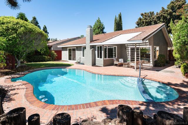10437 Hermanos Rd, San Diego CA: https://media.crmls.org/mediaz/87b1fc37-85bf-4668-b478-d7a76fc4de7e.jpg
