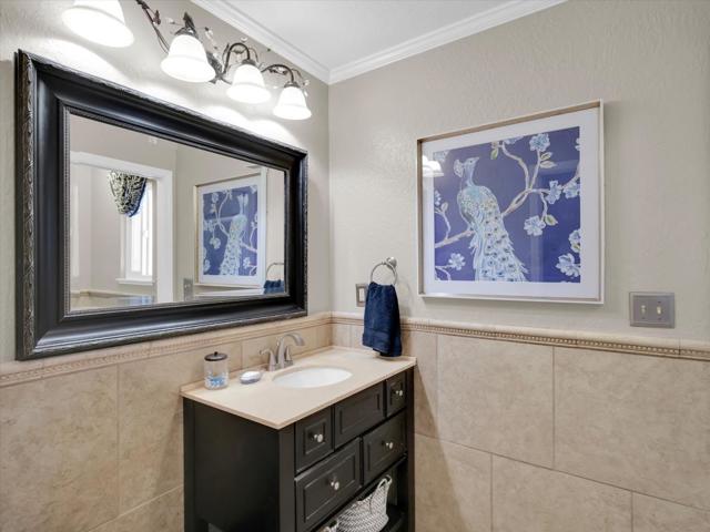 2259 S Ham Lane, Lodi CA: https://media.crmls.org/mediaz/87b2ce9e-7e97-4f12-8335-85fc1bbebac0.jpg