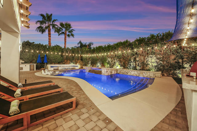 81107 Carefree Drive, Indio CA: https://media.crmls.org/mediaz/87b319cd-a0a2-44fb-86e9-2a4bc2588995.jpg