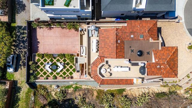 1045 Van Nuys St., San Diego CA: https://media.crmls.org/mediaz/87b353be-08fe-4282-8119-fc7b752374d6.jpg