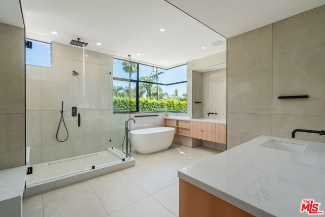 444 N Kings Road, Los Angeles CA: https://media.crmls.org/mediaz/87b4e856-6299-4e99-8393-73bcbb2d76c8.jpg