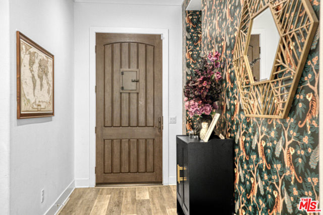 12333 N Finch Court, Porter Ranch CA: https://media.crmls.org/mediaz/87b4ee66-4af7-40de-9951-4288efd150d7.jpg