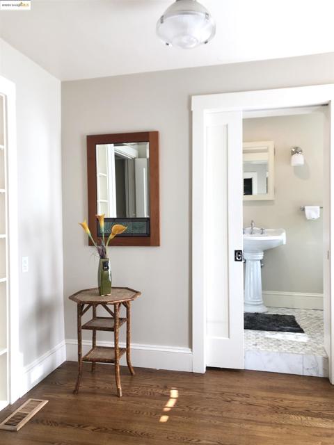 169 Ronada Ave, Piedmont CA: https://media.crmls.org/mediaz/87b5dfab-70c5-44ae-b875-59ef804e4de1.jpg