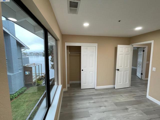 706 Widgeon St, Foster City CA: https://media.crmls.org/mediaz/87b5ec61-3738-474f-9d80-6ba7861f233b.jpg