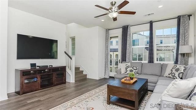 Detail Gallery Image 3 of 21 For 16160 Veridian Cir, San Diego,  CA 92127 - 4 Beds | 3/1 Baths