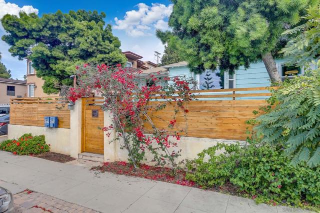 4375 77 Arizona St, San Diego CA: https://media.crmls.org/mediaz/87b6b84b-8130-4056-901a-010ec2eafd48.jpg