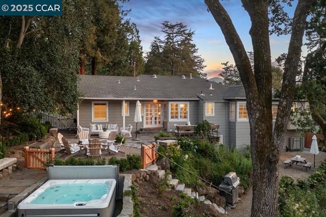 72 Davis Rd, Orinda CA: https://media.crmls.org/mediaz/87b6e3cd-8103-4d32-96fa-fd94d4211a54.jpg