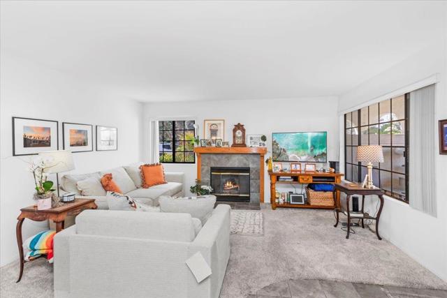 4145 Porte De Merano, San Diego CA: https://media.crmls.org/mediaz/87b77d41-938a-4afa-99b7-4463b901f698.jpg